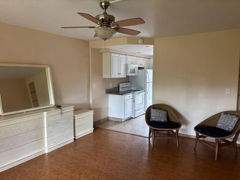 Lowest listed at Honokowai East! Ground floor studio leasehold - Beach Condo for sale in Lahaina, Hawaii on Beachhouse.com
