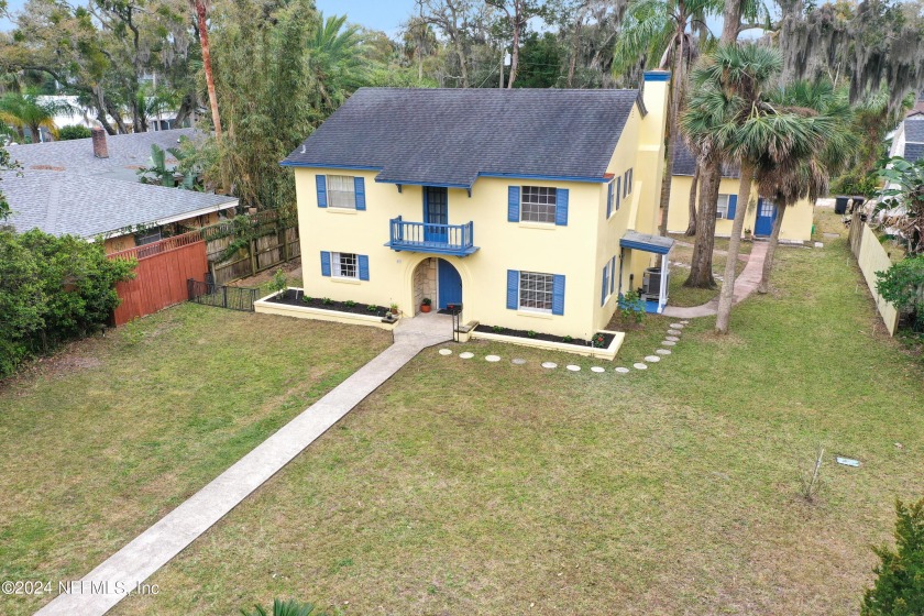 I've got the scoop on this fantastic 4 bedroom, 2.5-bathroom (3 - Beach Home for sale in St Augustine, Florida on Beachhouse.com