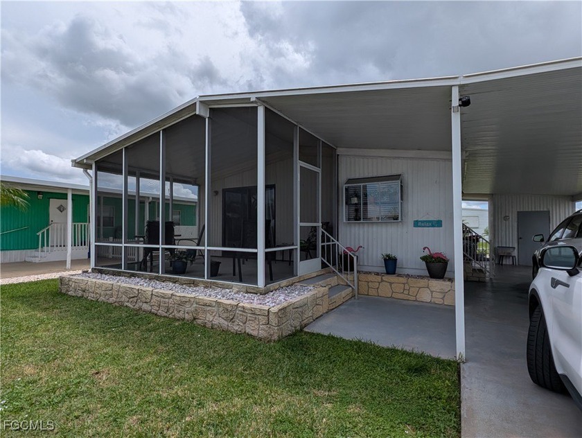 Welcome to this beautifully maintained 2-bedroom, 2-bathroom - Beach Home for sale in North Fort Myers, Florida on Beachhouse.com