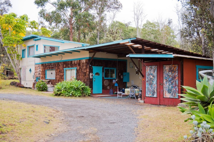 Embrace the essence of 'Old Hawaii' as you bask in the privacy - Beach Home for sale in Ocean View, Hawaii on Beachhouse.com