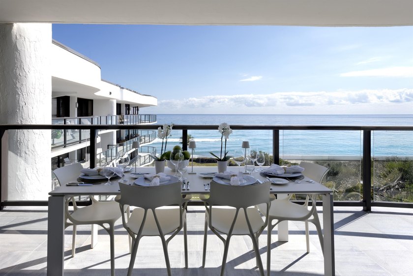 Fully furnished and equipped, this penthouse oceanfront - Beach Condo for sale in Palm Beach, Florida on Beachhouse.com