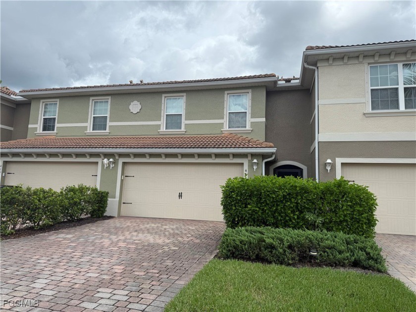 3 bedroom, 2.5 bath, 2 car garage townhome in Lindsford gated - Beach Townhome/Townhouse for sale in Fort Myers, Florida on Beachhouse.com