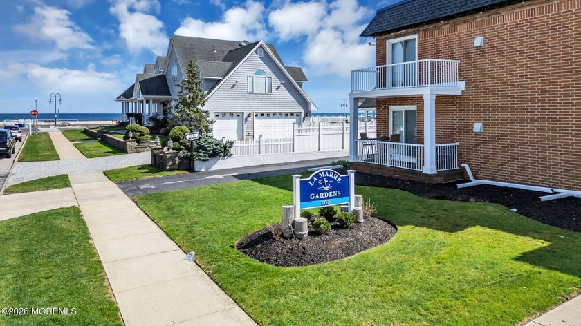 Completely updated 2 bdrm/ 1 ba first floor condo w/ partial - Beach Condo for sale in Belmar, New Jersey on Beachhouse.com