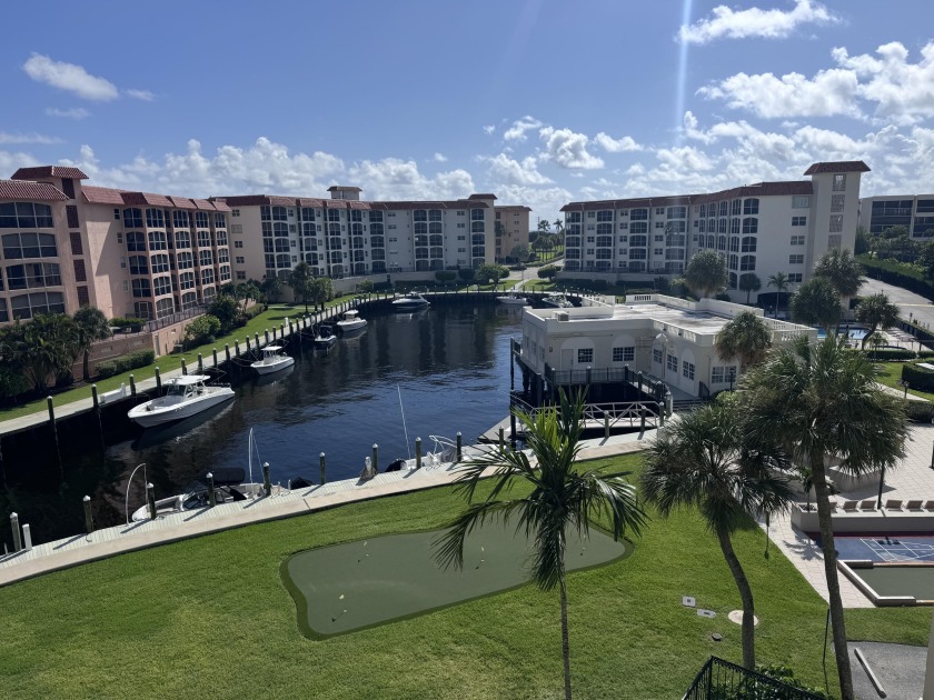 Welcome to San Remo Boca Raton.San Remo is a beach front - Beach Condo for sale in Boca Raton, Florida on Beachhouse.com