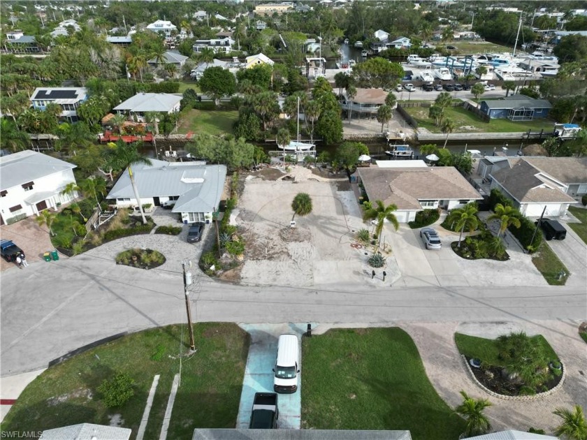 This is it! If you are considering building your dream house, or - Beach Lot for sale in Naples, Florida on Beachhouse.com