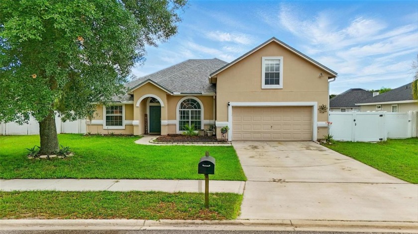 Welcome to 3208 Ginny Lake Dr--where space, privacy, and value - Beach Home for sale in Middleburg, Florida on Beachhouse.com