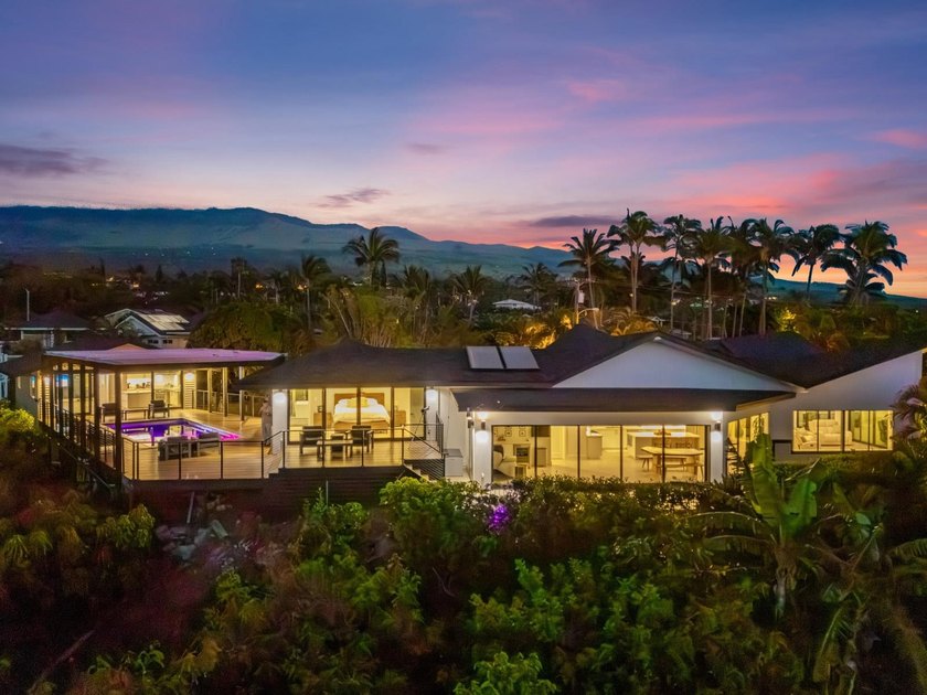 Welcome to the Resort in Maui Meadows -- an extraordinary - Beach Home for sale in Kihei, Hawaii on Beachhouse.com