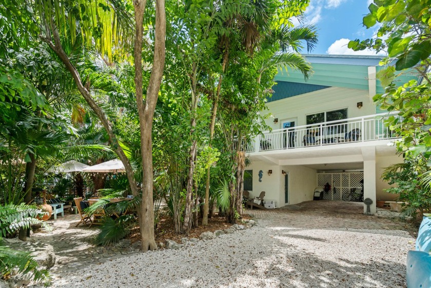 Keys Selah - This stunning home offers a perfect blend of indoor - Beach Home for sale in Plantation Key, Florida on Beachhouse.com