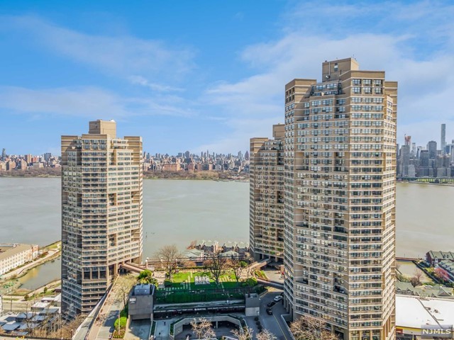 Welcome to luxurious living at the prestigious Galaxy Towers! - Beach Condo for sale in Guttenberg, New Jersey on Beachhouse.com