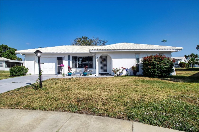 Welcome to your new home situated on a  quiet cul-de-sac in - Beach Home for sale in Bradenton, Florida on Beachhouse.com