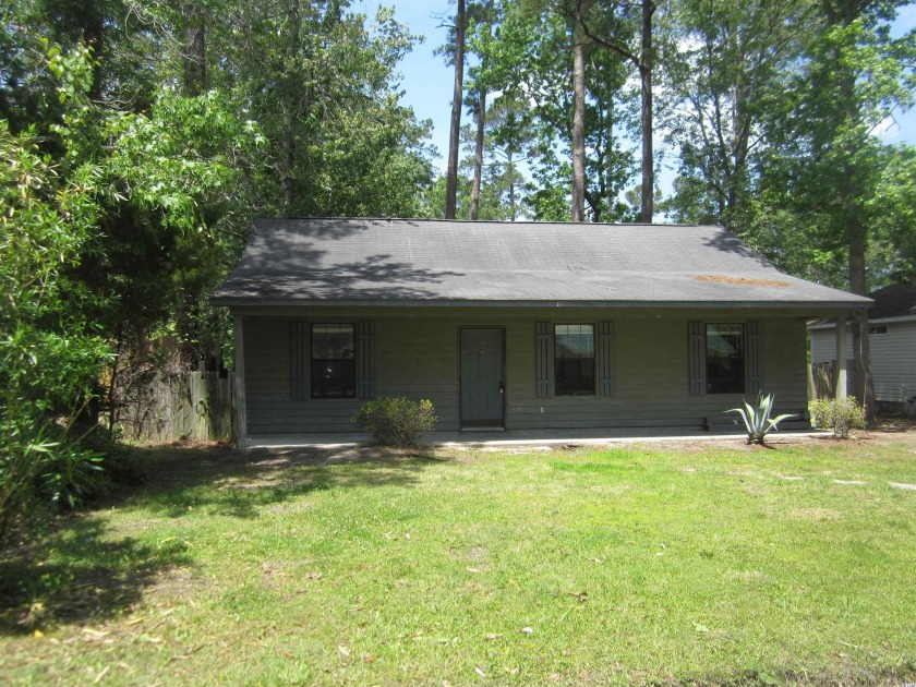 Cute two bedroom, two bath detached home with lots of potential - Beach Home for sale in Myrtle Beach, South Carolina on Beachhouse.com