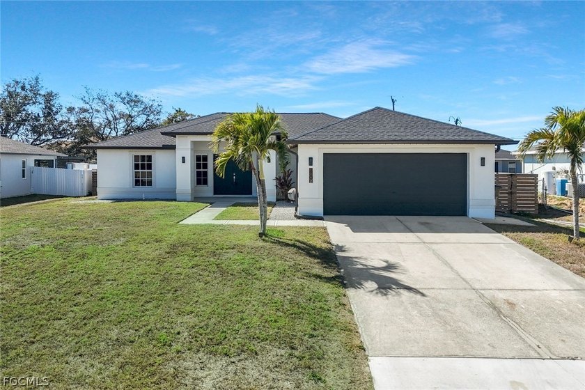 Completely remodeled POOL HOME, move-in ready, and one of the - Beach Home for sale in Cape Coral, Florida on Beachhouse.com
