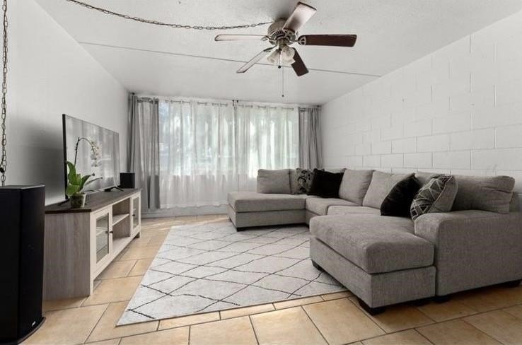 Harbor Delight is unit B112 with 2 bedrooms, 1.5 baths and 787 - Beach Condo for sale in Kahului, Hawaii on Beachhouse.com