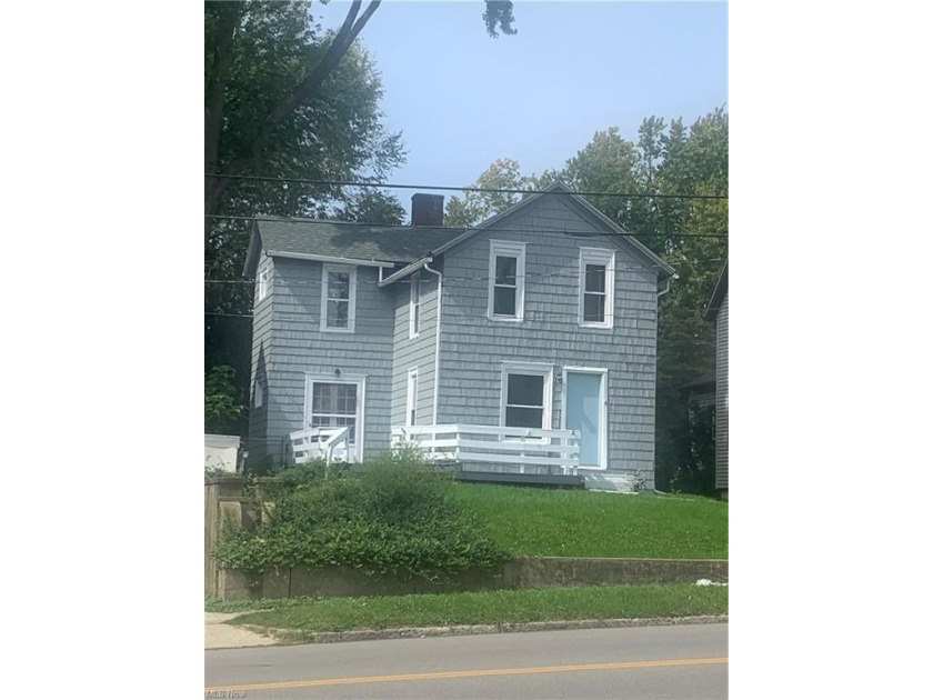 Welcome home to this newly renovated home centrally located - Beach Home for sale in Conneaut, Ohio on Beachhouse.com
