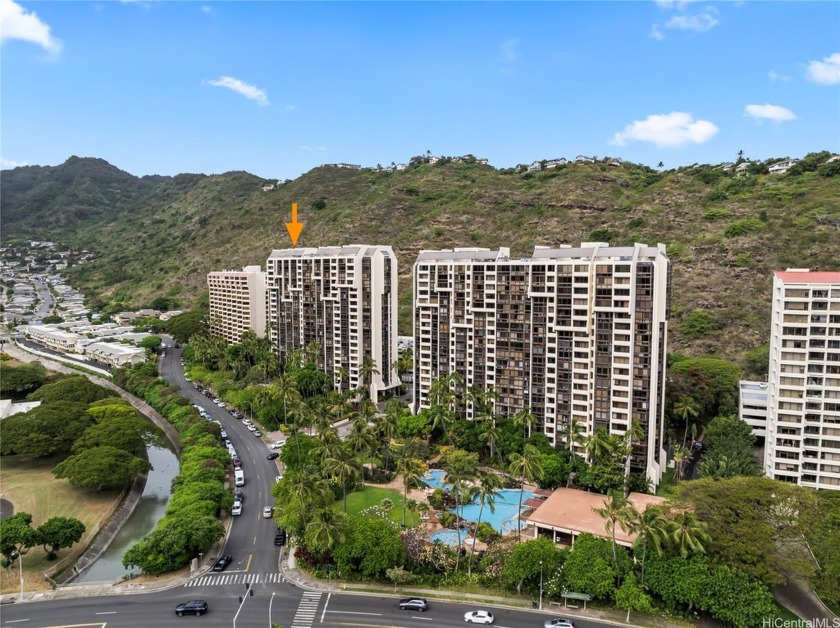 Must-see! Enjoy unobstructed mountain and ocean views from this - Beach Condo for sale in Honolulu, Hawaii on Beachhouse.com