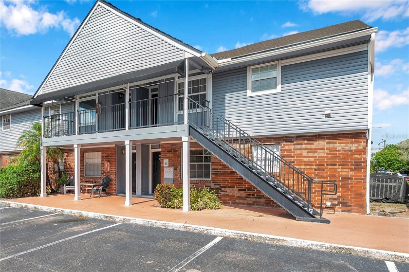 Don't miss this beautifully maintained 1-bedroom, 1-bath condo - Beach Condo for sale in Largo, Florida on Beachhouse.com