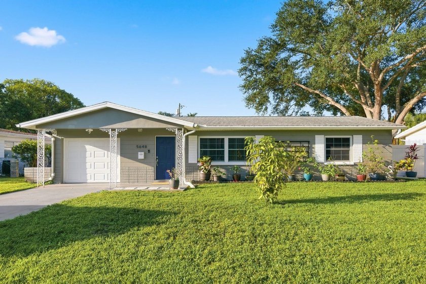 Nicely updated! This solid block home in central-north St - Beach Home for sale in St. Petersburg, Florida on Beachhouse.com