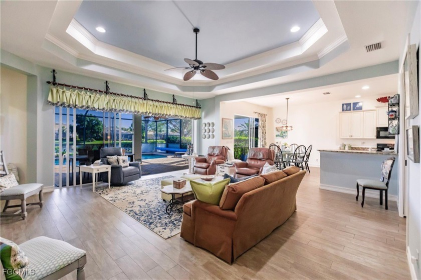 MOTIVATED SELLERS! HUGE PRICE REDUCTION! OFFERS WELCOMED! This - Beach Home for sale in Fort Myers, Florida on Beachhouse.com