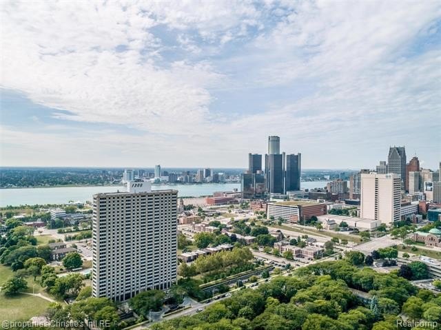 Sweeping Downtown Detroit skyline views set the tone for this - Beach Condo for sale in Detroit, Michigan on Beachhouse.com