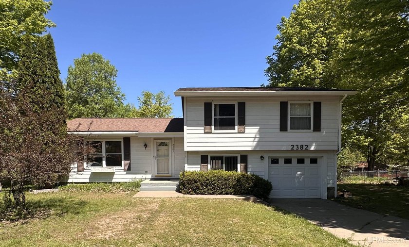 A 3 bedroom, 2 bathroom home on a nice sized corner lot in - Beach Home for sale in Marquette, Michigan on Beachhouse.com