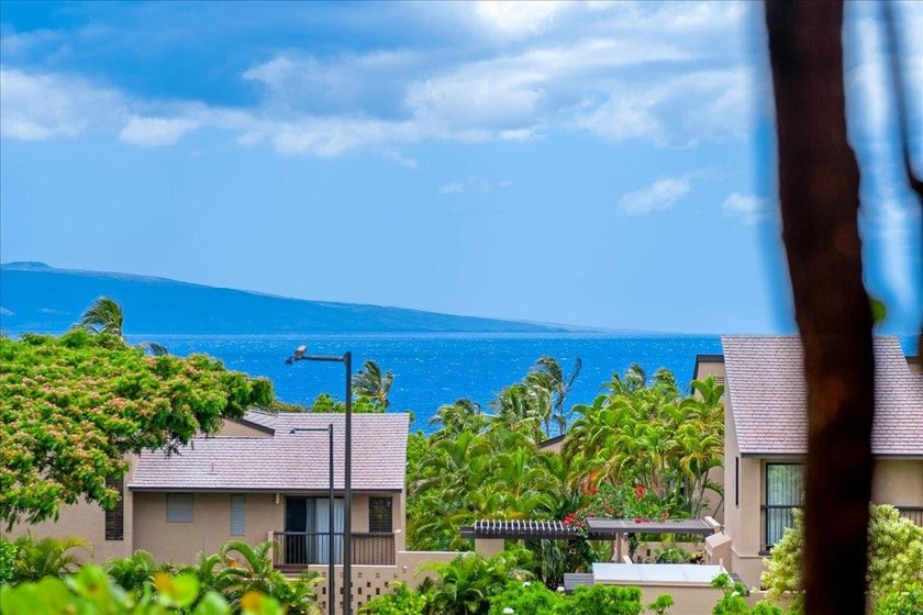 This beautifully appointed 1-bedroom, 2-bathroom condo offers - Beach Condo for sale in Kihei, Hawaii on Beachhouse.com