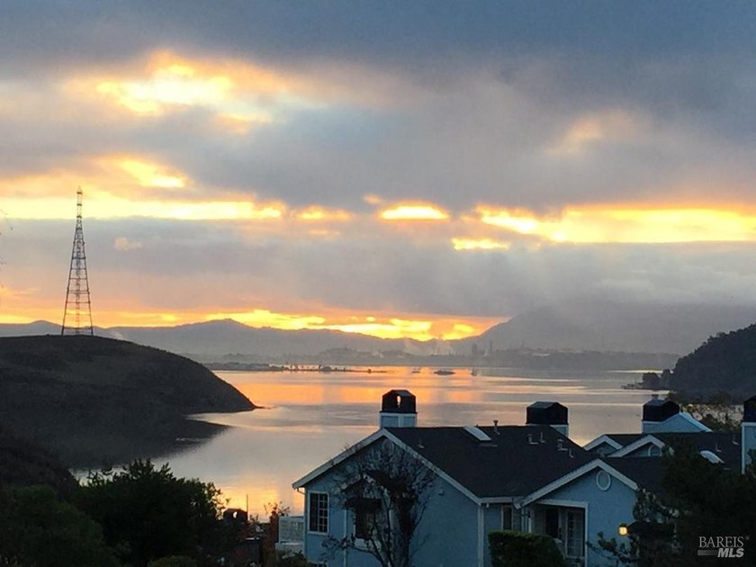 Views, Views, Views! See Mt. Diablo and the Carquinez Straits - Beach Condo for sale in Vallejo, California on Beachhouse.com