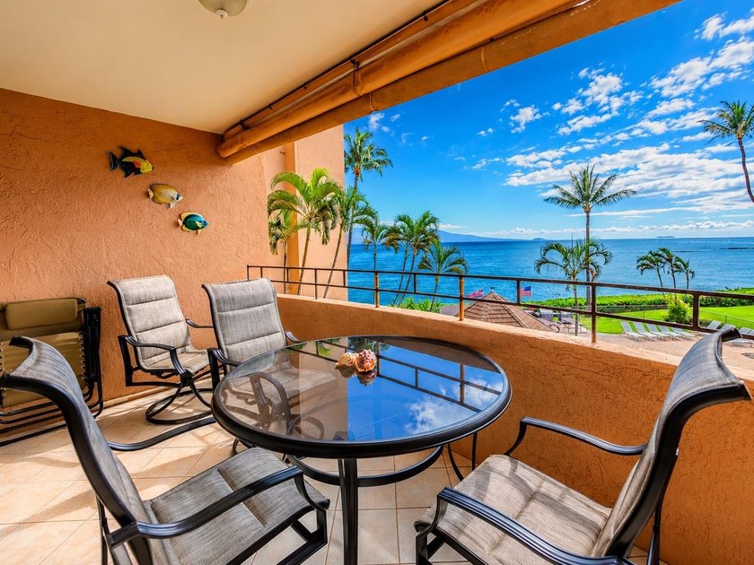 Rarely does a one bedroom residence on Maui's South Shore offer - Beach Condo for sale in Wailuku, Hawaii on Beachhouse.com