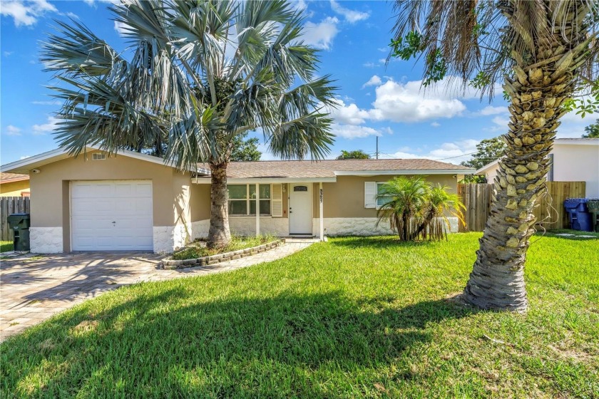 Move-in ready and just 4 miles from the beach! This high-and-dry - Beach Home for sale in Largo, Florida on Beachhouse.com