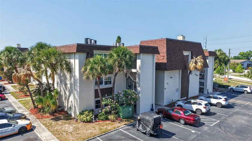 Welcome to your beautifully renovated 2 bedroom, 2 bathroom - Beach Condo for sale in St. Petersburg, Florida on Beachhouse.com