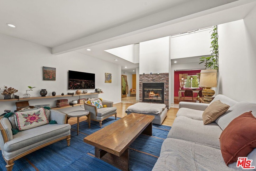 Tucked within a peaceful and highly coveted pocket of Santa - Beach Condo for sale in Santa Monica, California on Beachhouse.com