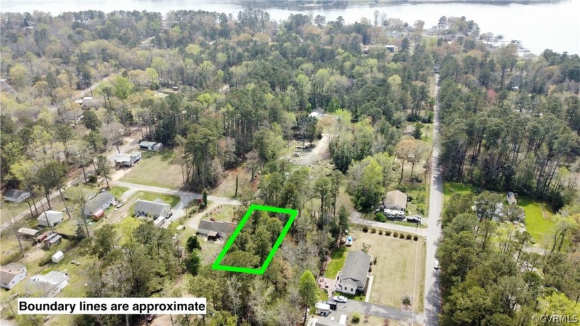 One of the few remaining great lots in Piankatank Shores. This - Beach Lot for sale in Hartfield, Virginia on Beachhouse.com
