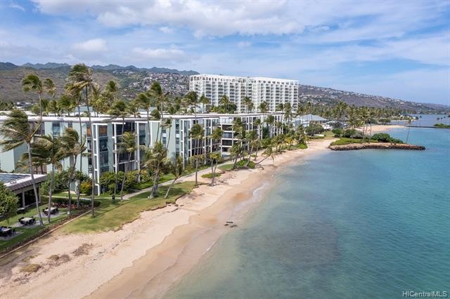 For those who want the very best even though there are only 5 - Beach Condo for sale in Honolulu, Hawaii on Beachhouse.com