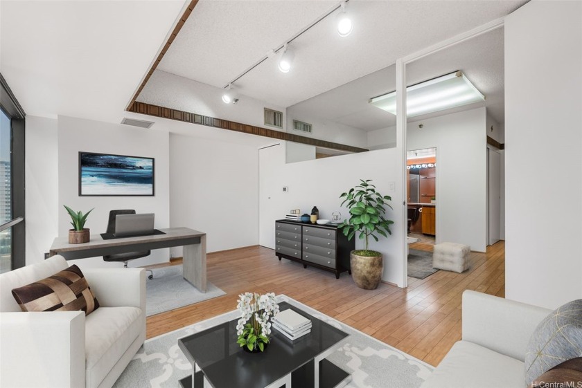 Professional COMMERCIAL OFFICE SPACE with closet & PRIVATE - Beach Condo for sale in Honolulu, Hawaii on Beachhouse.com