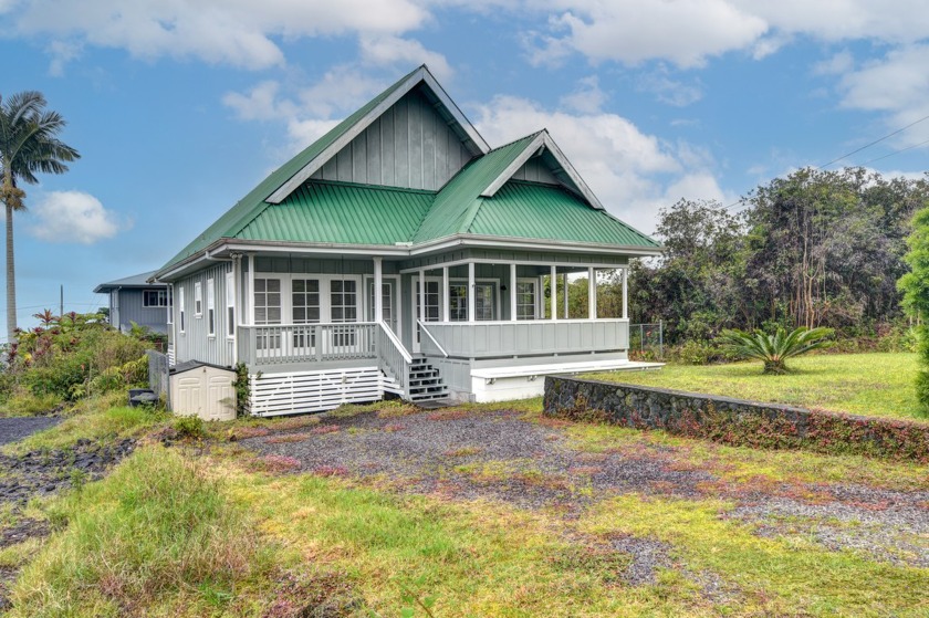 This charming 3-bedroom, 2-bathroom home in Kaumana City offers - Beach Home for sale in Hilo, Hawaii on Beachhouse.com