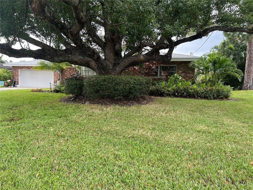 Rare opportunity to be on the Vinoy Golf Course in Snell Isle - Beach Home for sale in St. Petersburg, Florida on Beachhouse.com