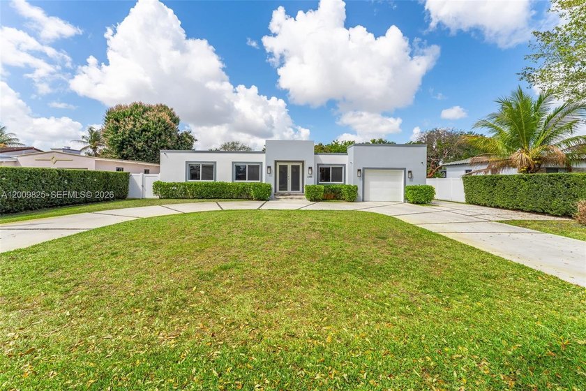 Rare opportunity in the heart of Miami Springs on an oversized - Beach Home for sale in Miami Springs, Florida on Beachhouse.com