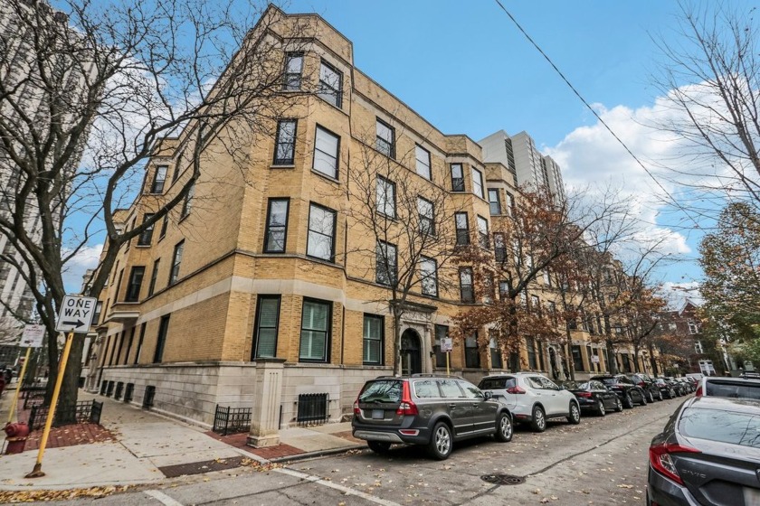 Bright 1 Bed, 1 Bath with Rooftop Views. Step into this - Beach Home for sale in Chicago, Illinois on Beachhouse.com