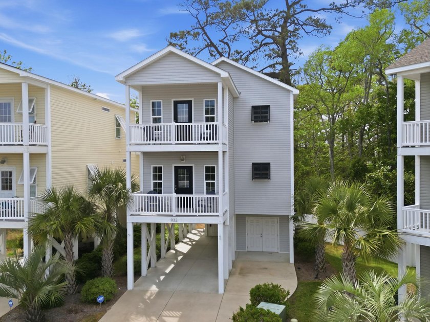 Located east of Highway 17 in the highly desirable Bungalows on - Beach Home for sale in North Myrtle Beach, South Carolina on Beachhouse.com