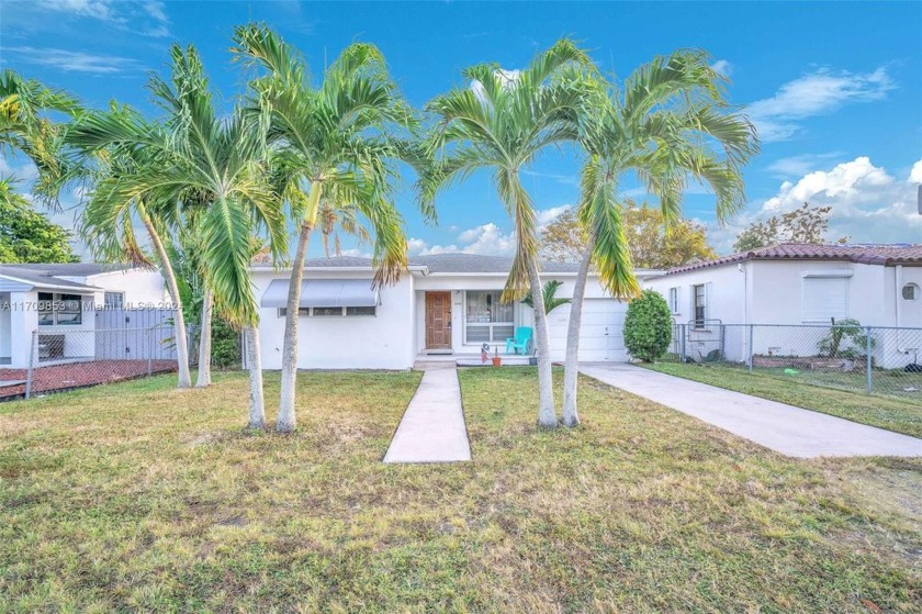 Great 3 bdrm, 2 bth, 1 car garage home located in Hollywood.One - Beach Home for sale in Hollywood, Florida on Beachhouse.com