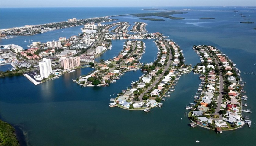 Quaint, exceptional WATERFRONT two bedroom / two bathroom condo - Beach Condo for sale in Clearwater Beach, Florida on Beachhouse.com