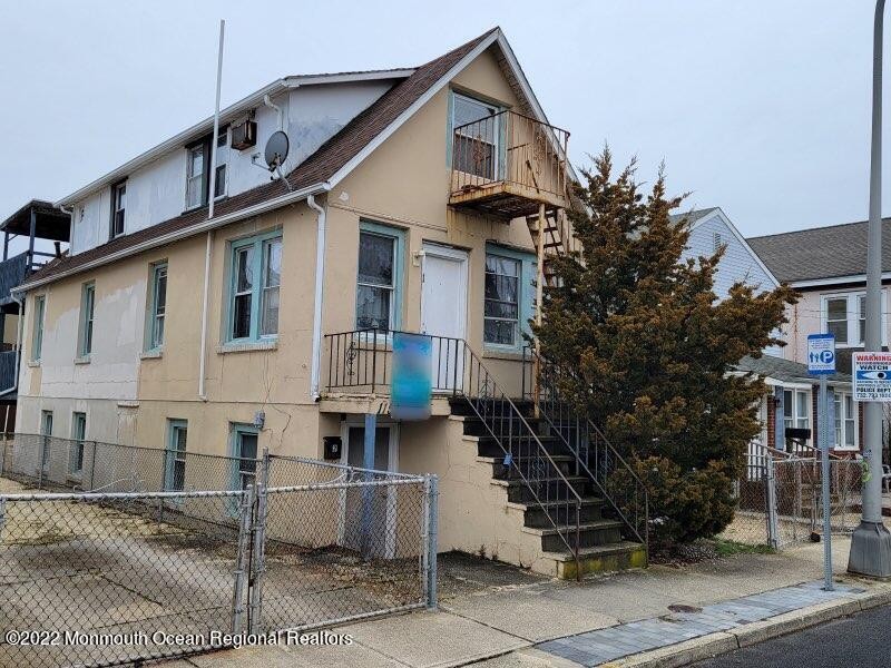 ATTENTION INVESTORS!  Check out this property only a block to - Beach Home for sale in Seaside Heights, New Jersey on Beachhouse.com