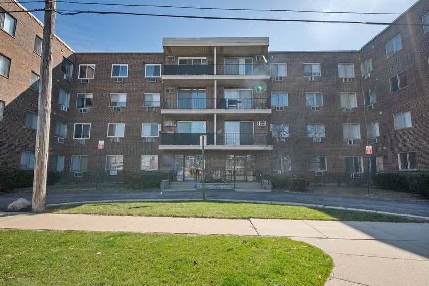 Discover refined comfort in this spacious and beautifully - Beach Condo for sale in Skokie, Illinois on Beachhouse.com