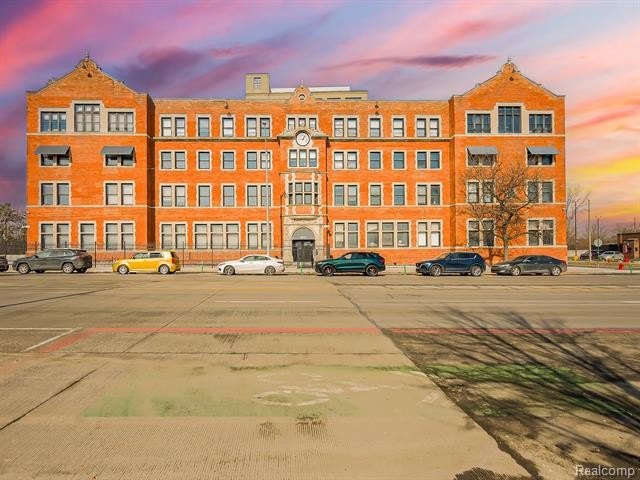 Experience the best of downtown Detroit living in this authentic - Beach Condo for sale in Detroit, Michigan on Beachhouse.com