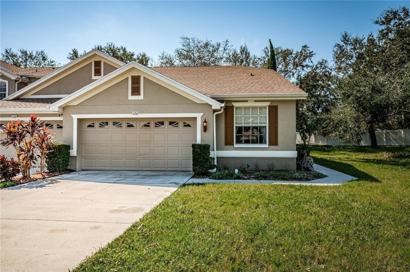 Come relax in this 3 bedroom, 2 bath, 2-car garage corner unit - Beach Home for sale in Tarpon Springs, Florida on Beachhouse.com