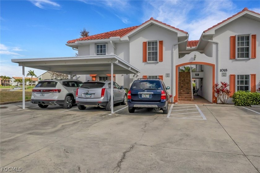 Exquisite canal front condo just off the Rubicon, offering - Beach Condo for sale in Cape Coral, Florida on Beachhouse.com