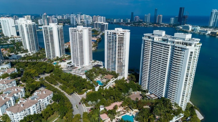 AVENTURA - SPACIOUS 2 BED/2 BATH CONDO WITH OVER 1750SQFT OF - Beach Condo for sale in Aventura, Florida on Beachhouse.com