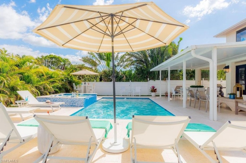 AMAZING and UNIQUE OPPORTUNITY for 5 BEDROOM, 4 1/12 BATH HOME - Beach Home for sale in Naples, Florida on Beachhouse.com