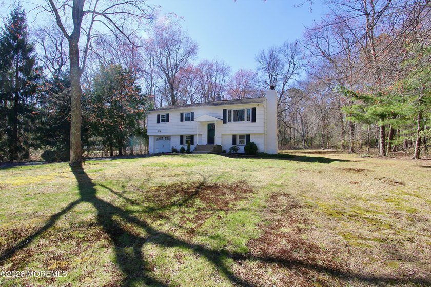 Welcome to 1617 Woodfield Ave on 1.17 Acre !! 4 bedroom 2 Full - Beach Home for sale in Wall, New Jersey on Beachhouse.com