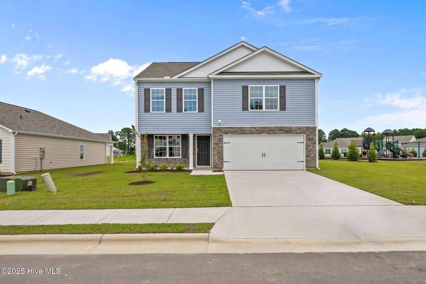 MOVE IN READY! The Penwell floorplan is a beautifully designed - Beach Home for sale in New Bern, North Carolina on Beachhouse.com