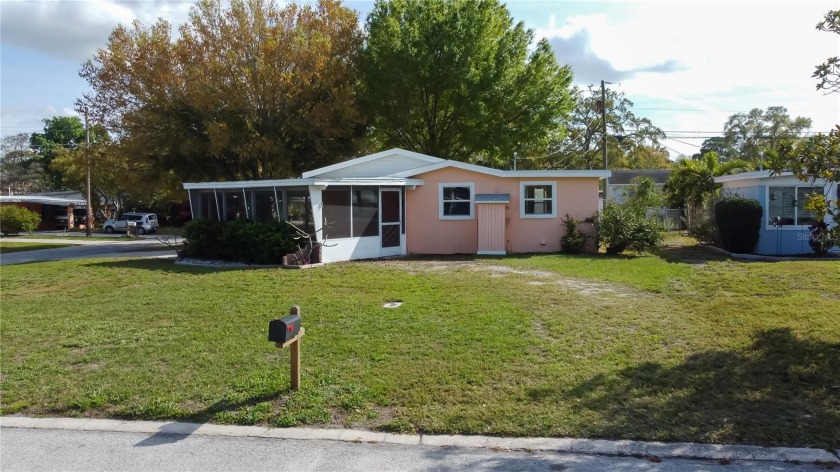 Welcome home to your centrally located 3bed/2bath corner lot - Beach Home for sale in Largo, Florida on Beachhouse.com